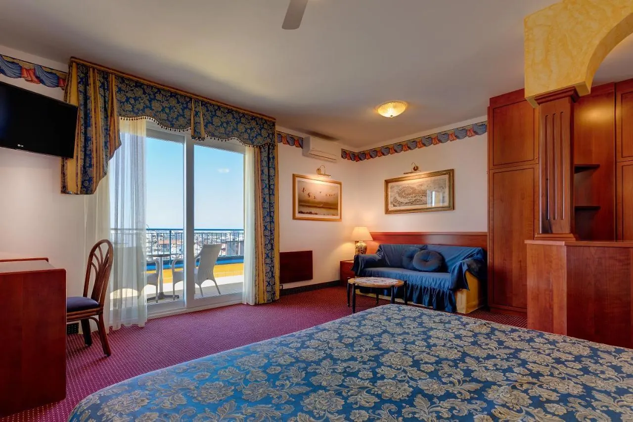 Hotel Napoleon Лидо-ди-Езоло