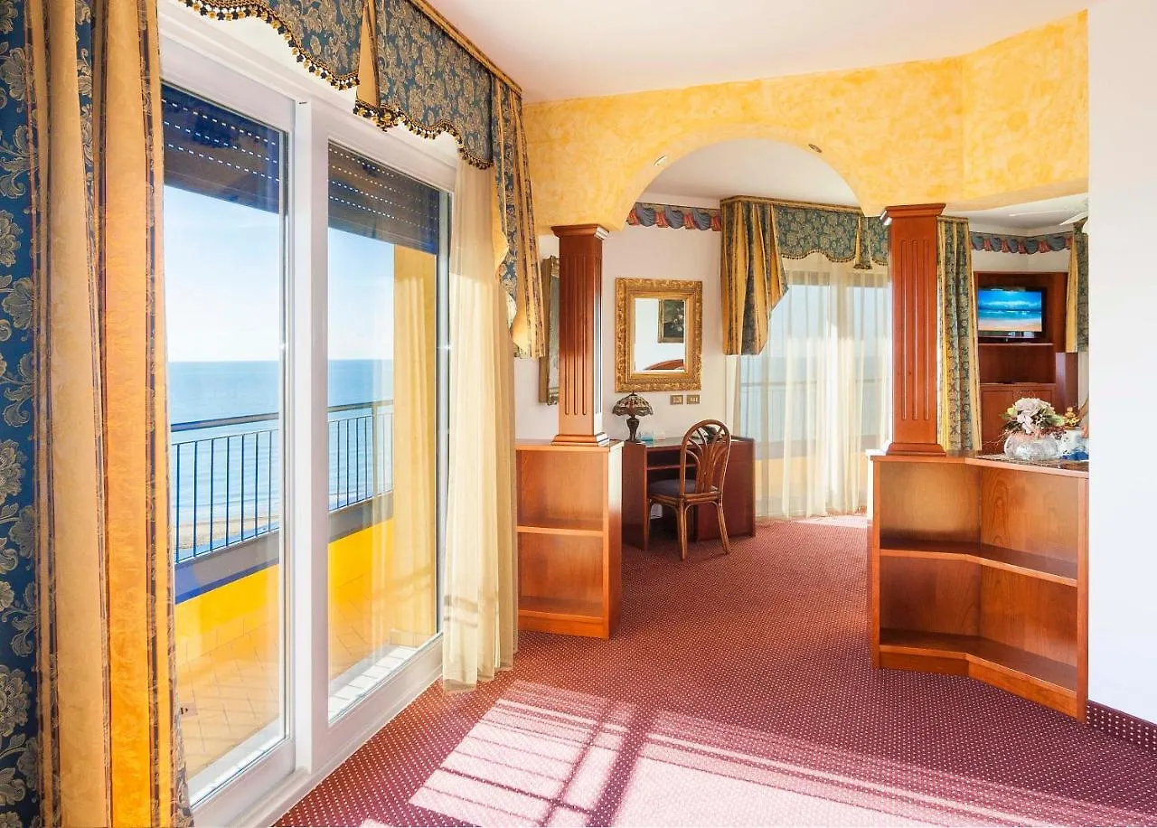 Hotel Napoleon Lido di Jesolo 4*,