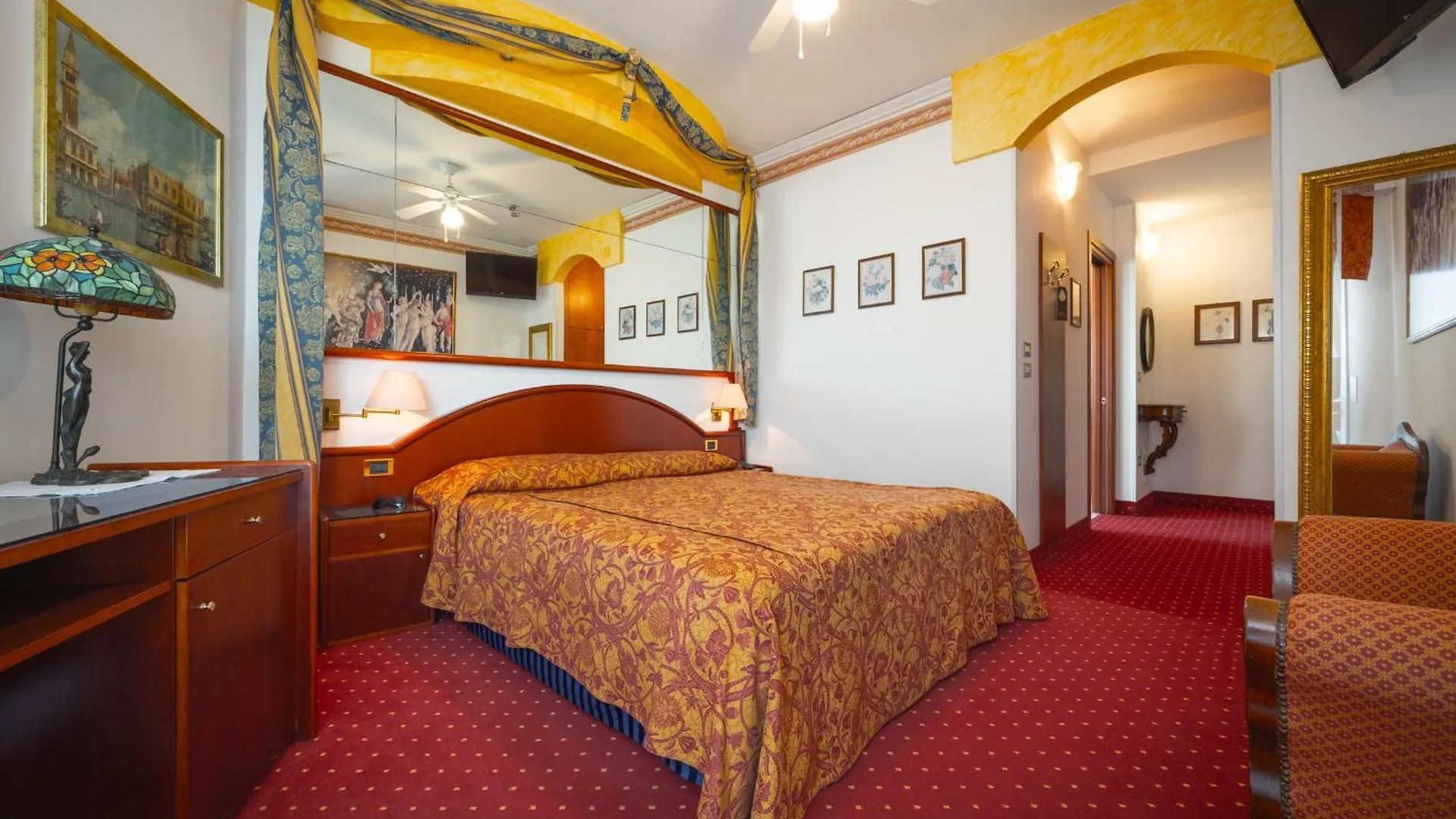 לידו די ג'סולו Hotel Napoleon 4*, לידו די ג'סולו איטליה